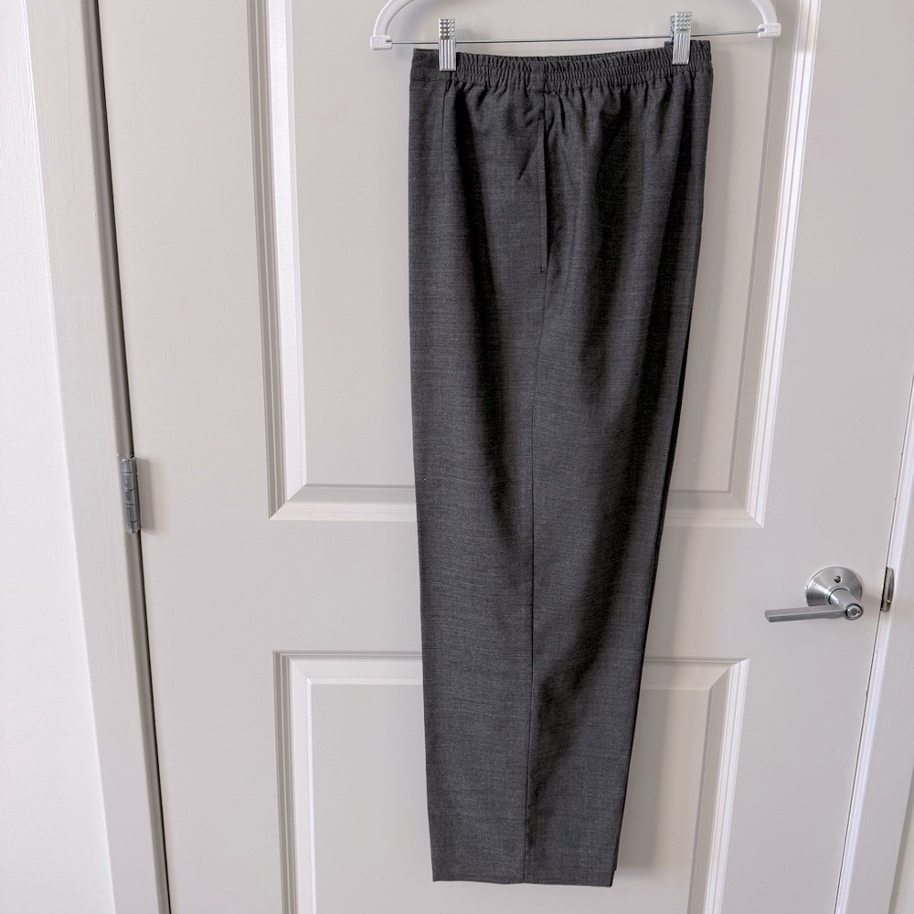 Appleseeds. Women’s Charcoal Gray Pants, size 14